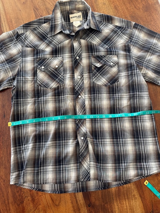 Rustler Men's Black, Gray & Brown Plaid Short-Sleeve Button-Down Shirt - Picture 4 of 7